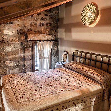 Casas Rurales Chon Alto Tajo เปราเลโคส เด ลาสตรูชัส ภายนอก รูปภาพ