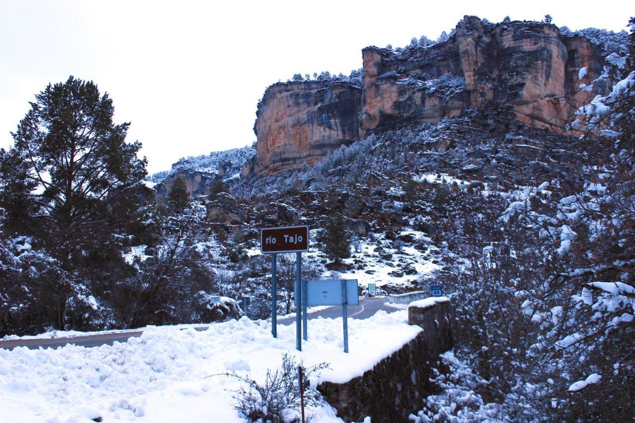 Casas Rurales Chon Alto Tajo เปราเลโคส เด ลาสตรูชัส ภายนอก รูปภาพ