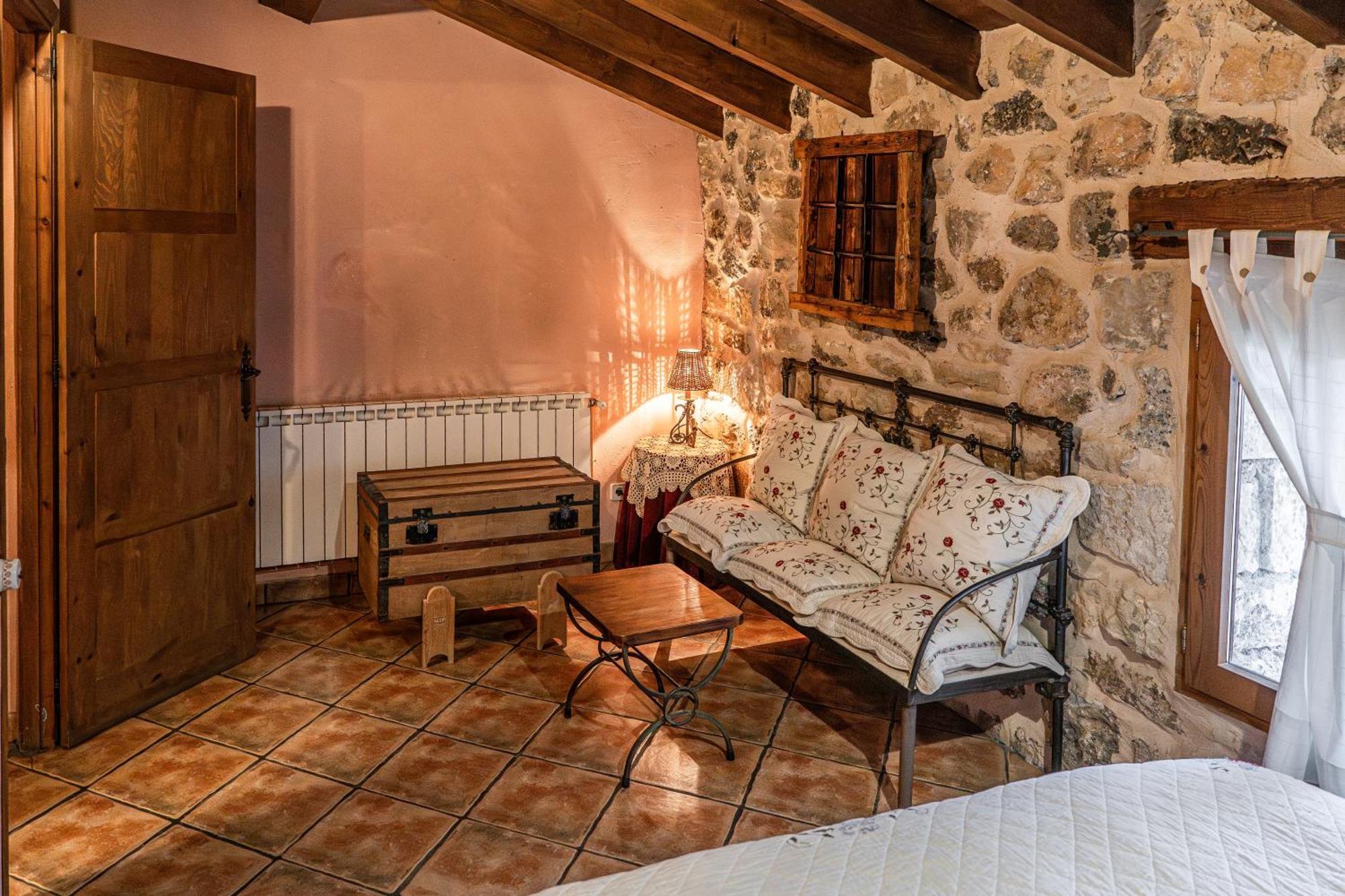 Casas Rurales Chon Alto Tajo เปราเลโคส เด ลาสตรูชัส ภายนอก รูปภาพ
